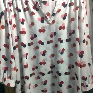 White shirt with pink, wine and black balls xl